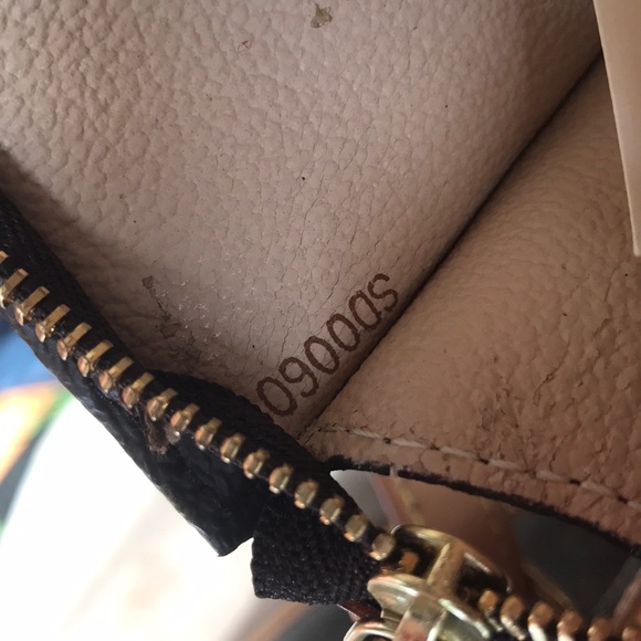 Authentic Louis Vuitton Petit Bucket - Picture 7 of 16